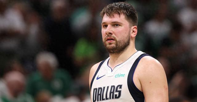 武磊在场上 武磊在场上