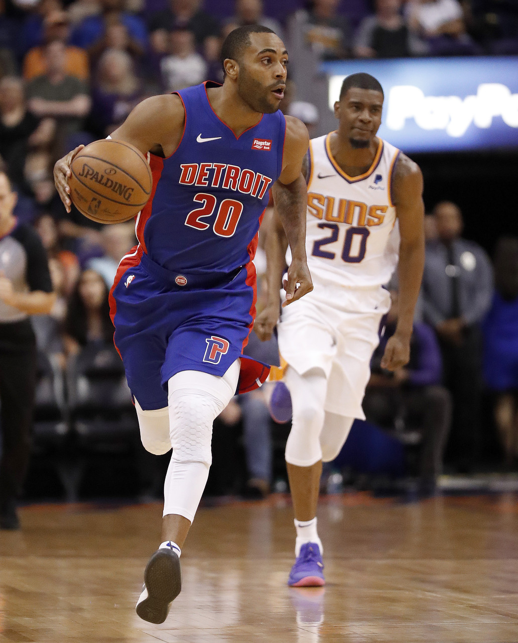 竞争激烈的 竞争激烈的